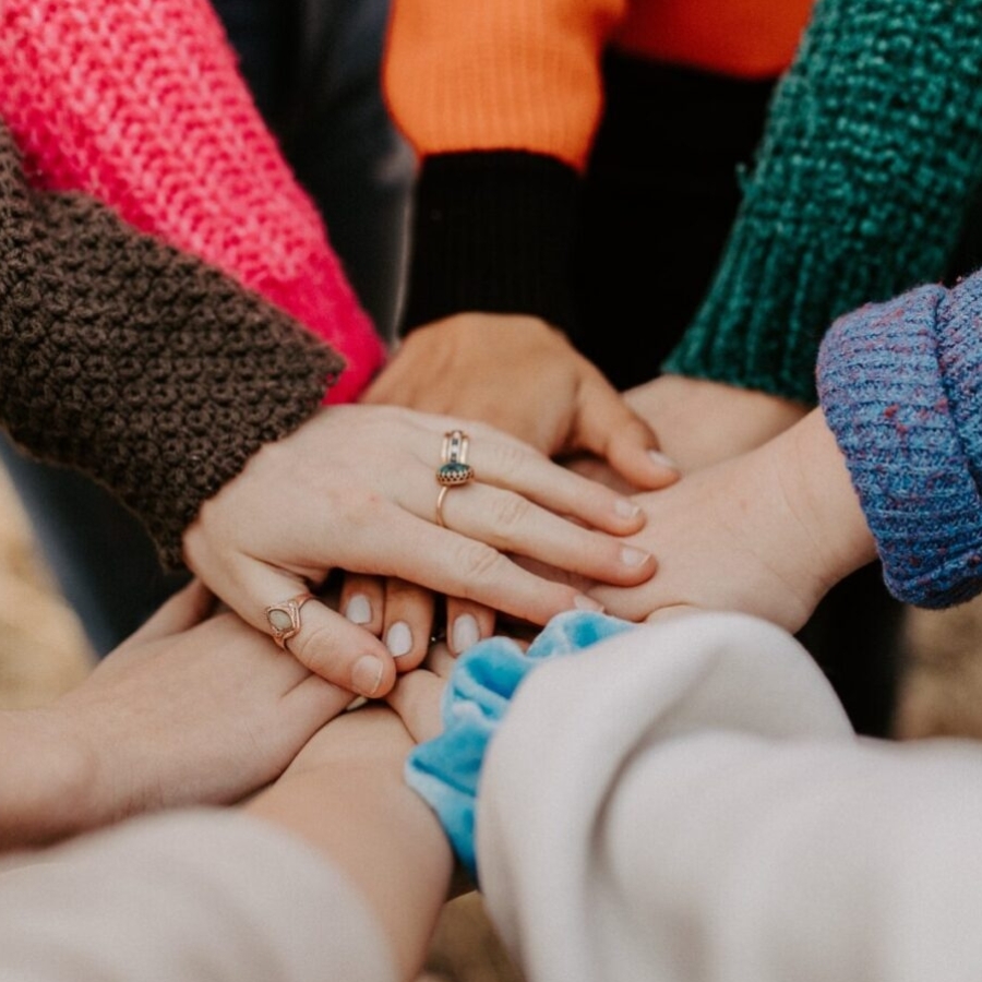 hannah-busing-Zyx1bK9mqmA-unsplash-scaled